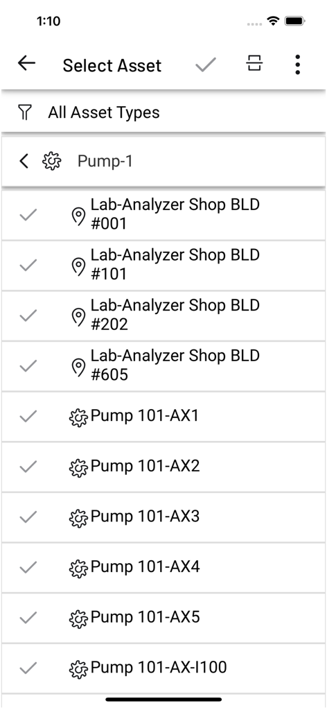 Tela de seleção de ativos do aplicativo Operador Móvel 2020 exibindo uma lista de equipamentos industriais.