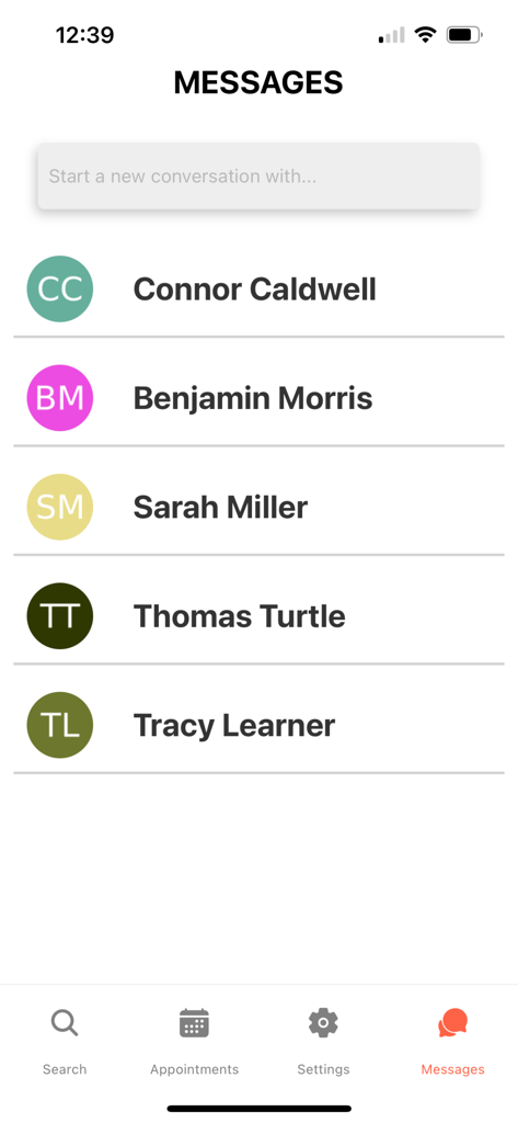 MTutor - Pantalla de mensajes de la aplicación MTutor que muestra una lista de conversaciones de chat con estudiantes y tutores.