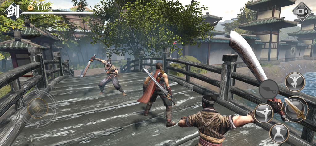 Jugabilidad de combate Souls-like en Nine Night mostrando a un personaje enfrentando enemigos en un puente de madera.