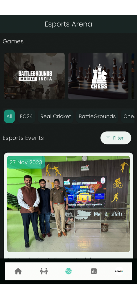 주요 게임 및 예정된 e스포츠 이벤트를 표시하는 UNIV 앱의 e스포츠 경기장 화면