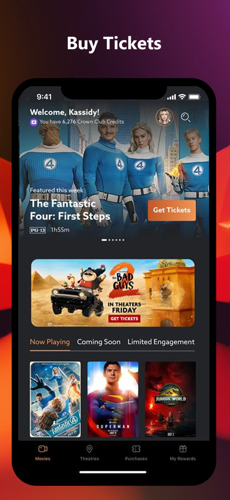 Pantalla de la app de Regal mostrando pósteres de películas y la opción de comprar entradas