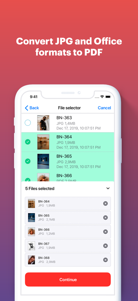 iPhone 화면에 PDF로 변환하기 위해 여러 JPG 이미지가 선택된 iLovePDF 파일 선택기가 표시됨