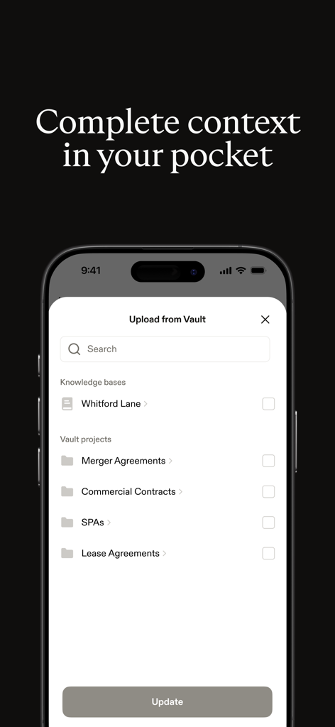 Interfaz de la aplicación móvil Harvey AI que muestra carpetas de documentos legales en la bóveda segura