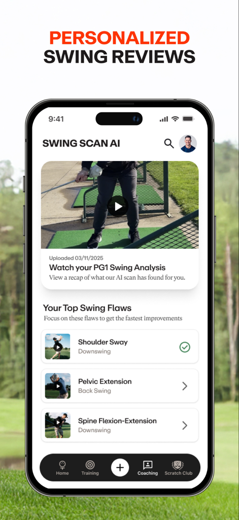 Performance Golf AI Swing Fix - 어깨 흔들림과 같은 스윙 단점을 식별하고 개인 맞춤 AI 스윙 검토를 보여주는 Performance Golf의 모바일 앱 인터페이스.