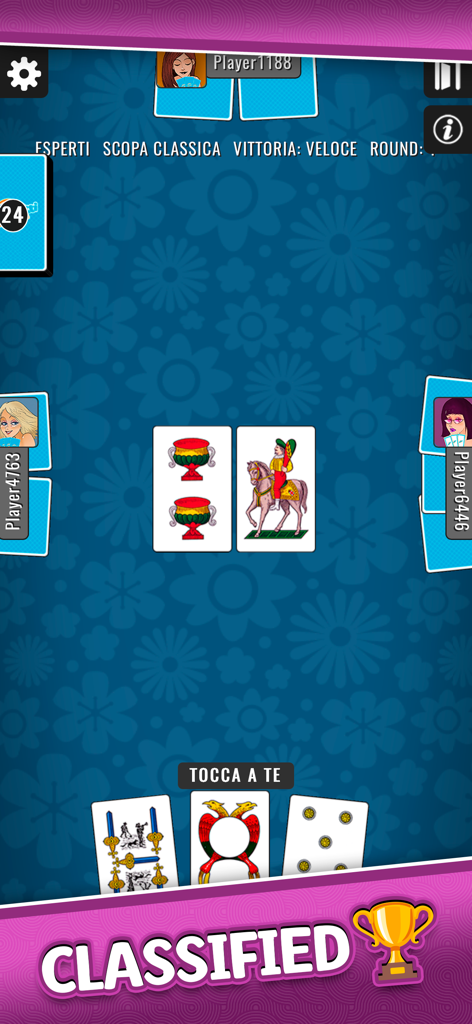 Partida multijogador em Scopa Piu mostrando cartas regionais italianas tradicionais e interface do jogo