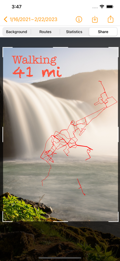 Interfaccia di condivisione dell'app Workout Map che mostra un percorso GPS rosso sovrapposto a uno sfondo di cascata con il testo Walking 41 miles.
