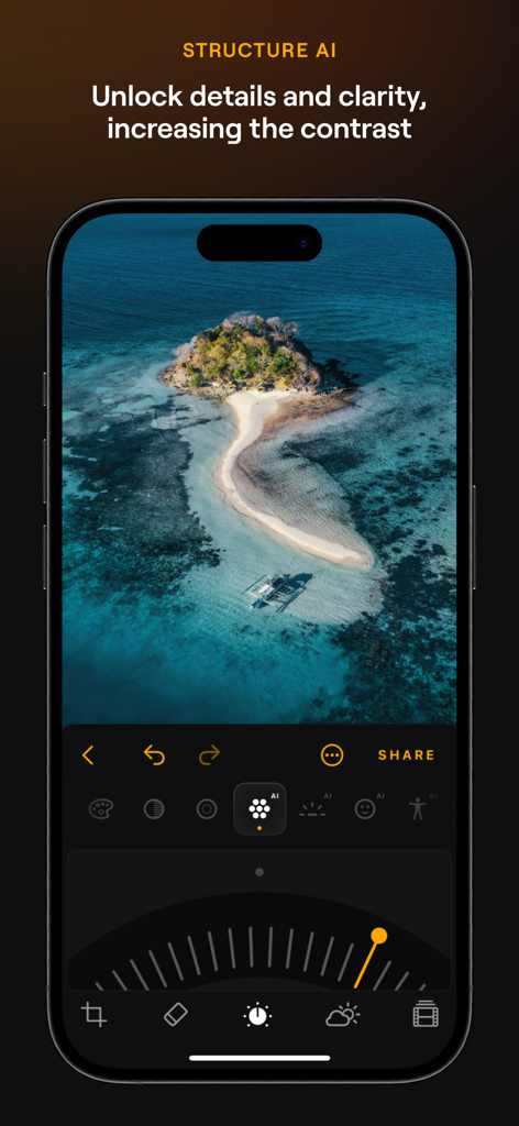 Luminar Mobile AI Photo Editor - Aplicación Luminar Mobile que muestra la herramienta Structure AI para mejorar los detalles en una foto de paisaje.