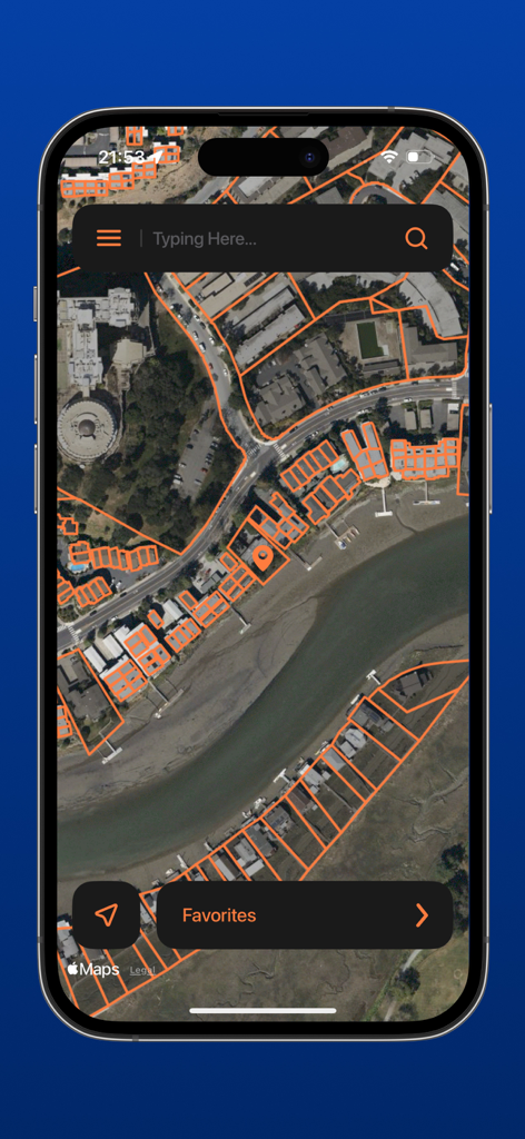 Vue satellite de la carte montrant les limites de parcelles oranges et les contours du terrain sur une interface d'application mobile