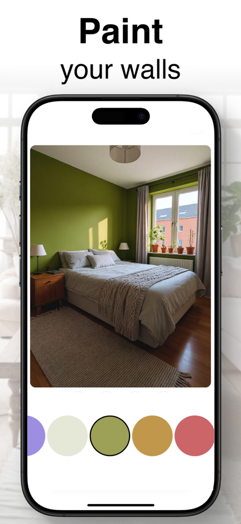 RoomGPTアプリのインターフェースに、緑色の壁のある寝室と、その下に色分けされたペイントスウォッチが表示されています。