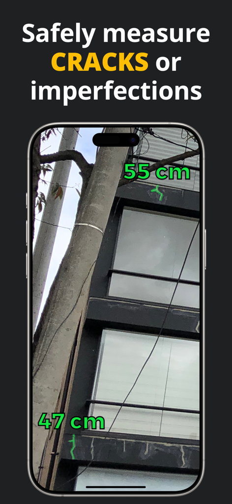 MIDDELO Facade Measuring Tool - Smartphone screen showing MIDDELO app measuring cracks on a building facade