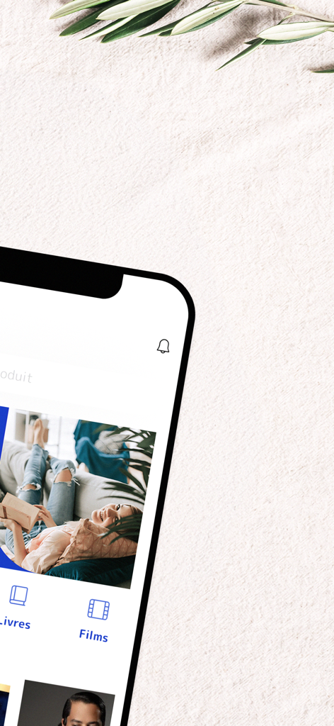 momox shop: achats en ligne - Interface de l'application momox shop affichant les catégories de livres et de films d'occasion