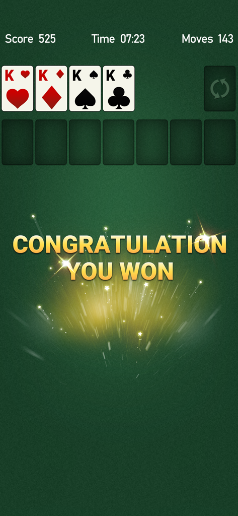 Solitaire Card Games for Brain - Una pantalla de victoria del juego de cartas clásico Solitario que muestra un mensaje de Felicitaciones Has Ganado con cuatro Reyes en la parte superior.