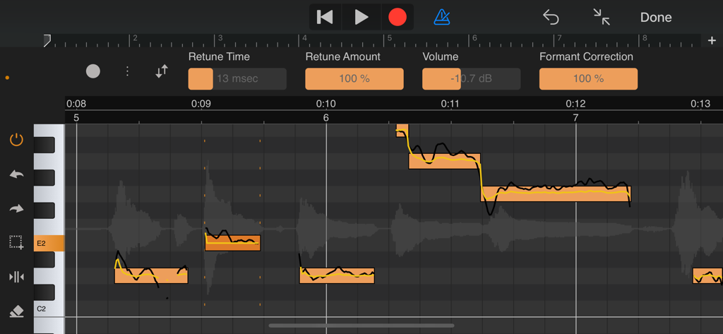 Vocal Tune Studio - Interface profissional de correção de afinação e formantes no Vocal Tune Studio mostrando edição detalhada de notas em um dispositivo móvel.