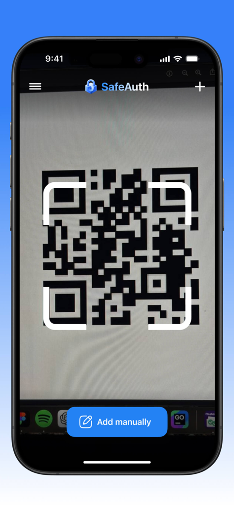 SafeAuth 2FA・MFA認証アプリのインターフェース内でQRコードをスキャンしているスマートフォン。