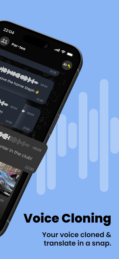 Vocalz: AI Voice Messenger - 스마트폰 화면, 그룹 채팅에서 AI 음성 복제 및 번역 기능이 있는 Vocalz 앱 인터페이스 표시