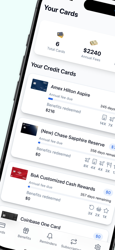 MaxWorth: AI Credit Card Tool - Panel de la aplicación MaxWorth mostrando una lista de tarjetas de crédito con seguimiento de cuota anual y beneficios canjeados