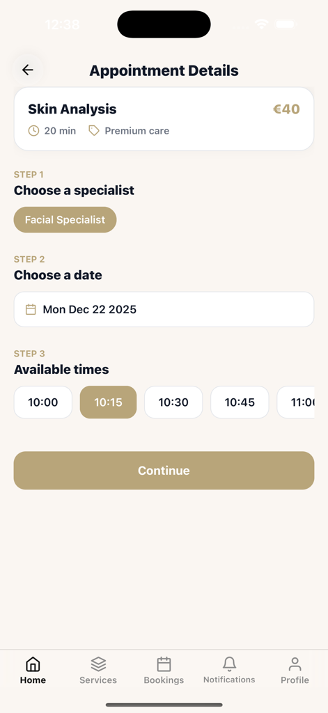 Viola Clinic - Tela do aplicativo móvel Viola Clinic para reservar um horário de análise de pele mostrando horários disponíveis e seleção de especialista.