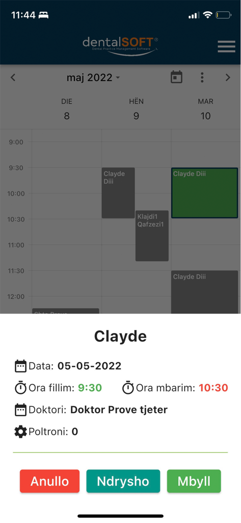 DentalSoft - Interfaz de la aplicación DentalSoft que muestra un calendario de clínica y detalles de citas de pacientes