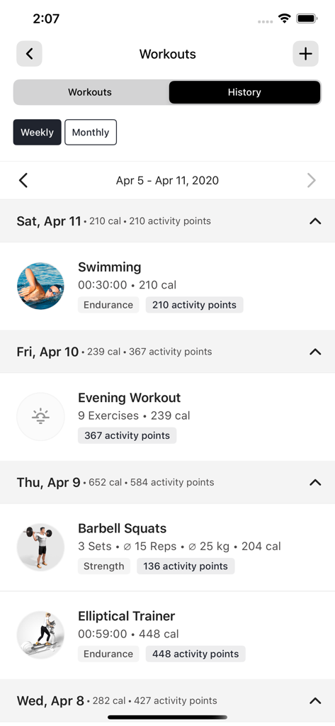 Jims Coaching - Jims Coaching App-Trainingsverlauf-Bildschirm, der tägliche Aktivitätsprotokolle anzeigt, einschließlich Schwimmen, Krafttraining und Crosstrainer-Sitzungen.
