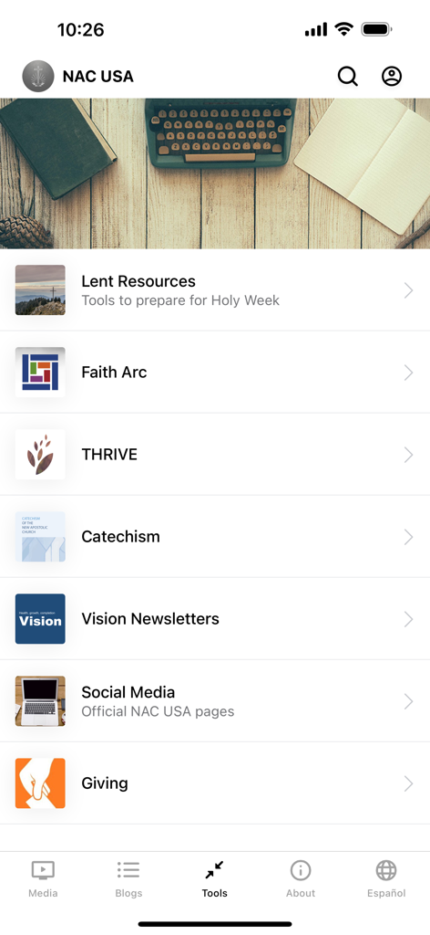 New Apostolic Church USA - A seção Ferramentas do aplicativo da Igreja Nova Apostólica dos EUA mostrando recursos da igreja, incluindo Catecismo, Boletins Informativos de Visão e Doações.