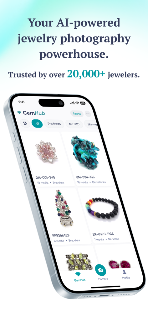 GemHub - Interfaccia dell'app mobile GemHub che mostra una galleria professionale di foto di prodotti di gioielleria con etichette SKU