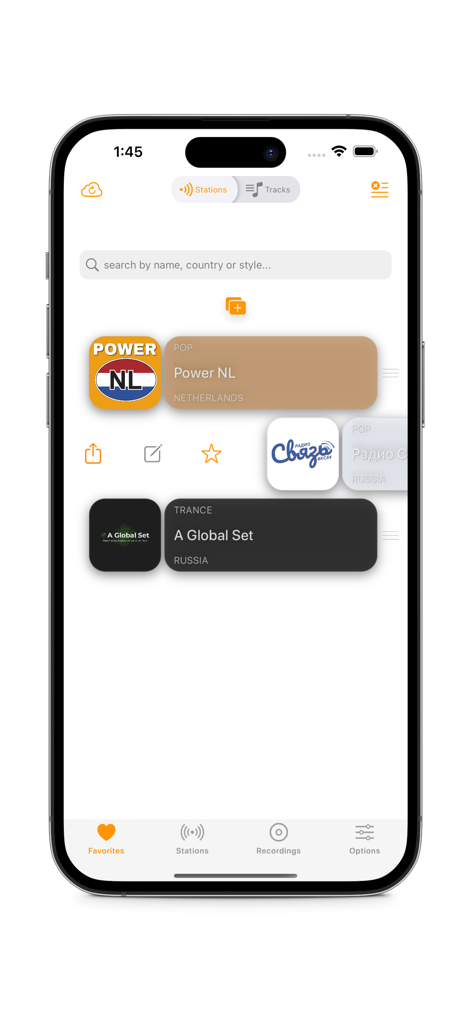 vRadio Proのお気に入り画面。国際ラジオ局のリストとiPhone上の検索バーが表示されています。
