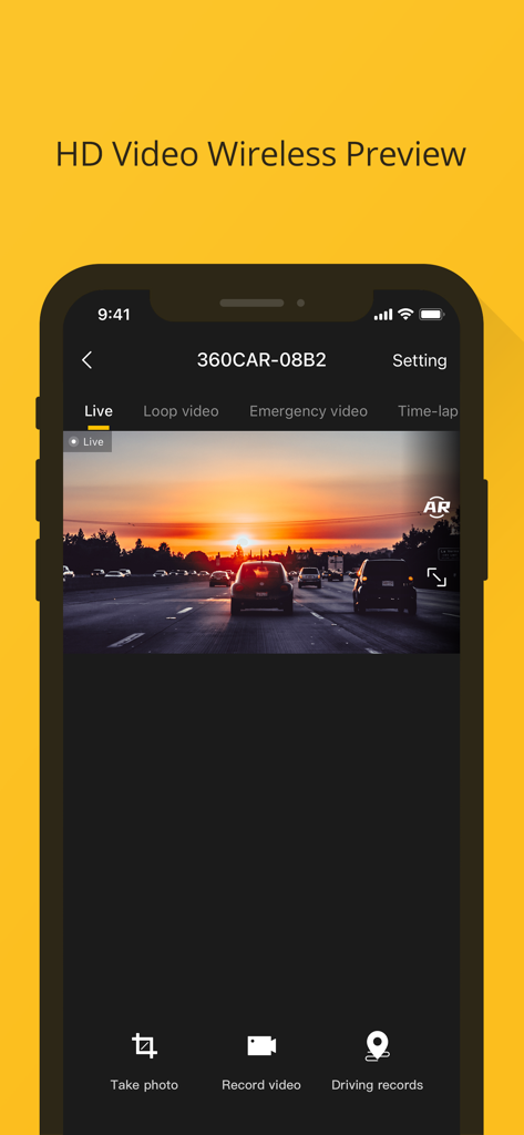 360 Dash Cam - Un smartphone que muestra la interfaz de la aplicación 360 Dash Cam con una vista previa de video HD en vivo de un automóvil conduciendo en una autopista al atardecer