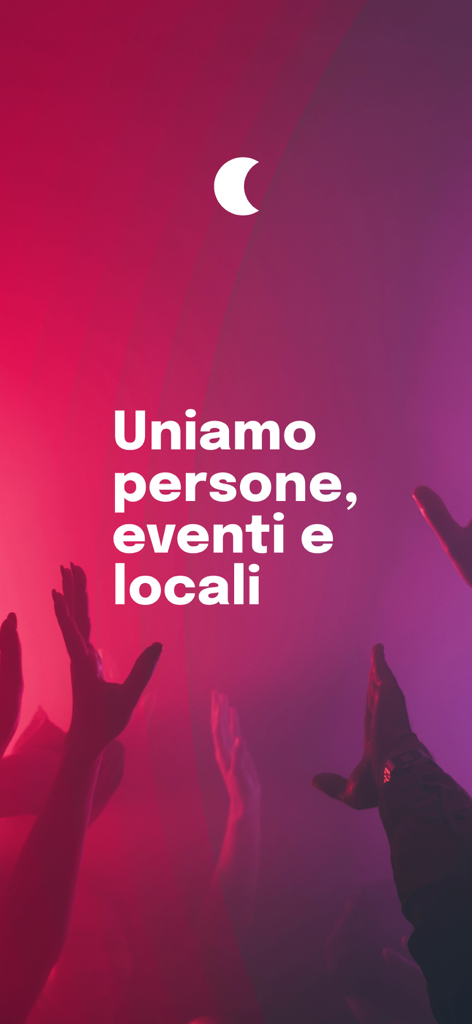 Intro screen of the Clubbing app with a moon icon and people dancing at a club with Italian text.