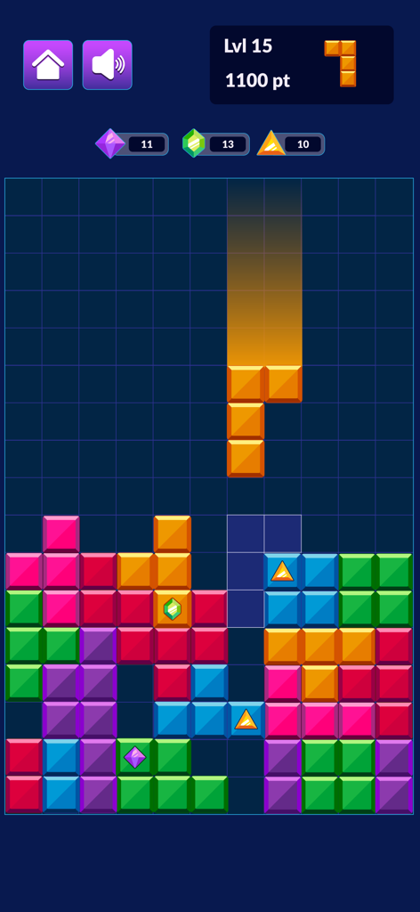 Block Puzzle: blast the square - Pantalla de juego de un puzle de bloques que muestra una pieza naranja en forma de L cayendo en una cuadrícula de bloques y gemas coloridas.