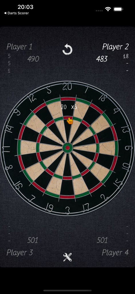 Una interfaz de tablero de dardos digital que muestra las puntuaciones de dos jugadores durante un partido de dardos.