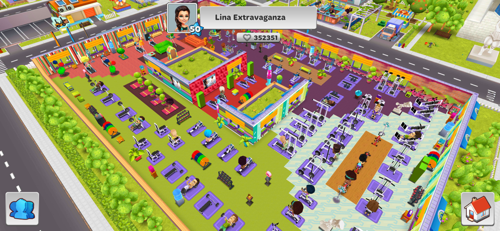 My Gym: Fitness Studio Manager - さまざまなエクササイズ機器とジュースバーがある、大規模で賑やかなフィットネススタジオのアイソメトリックビュー。マイジムフィットネススタジオマネージャーのゲームプレイ画面。