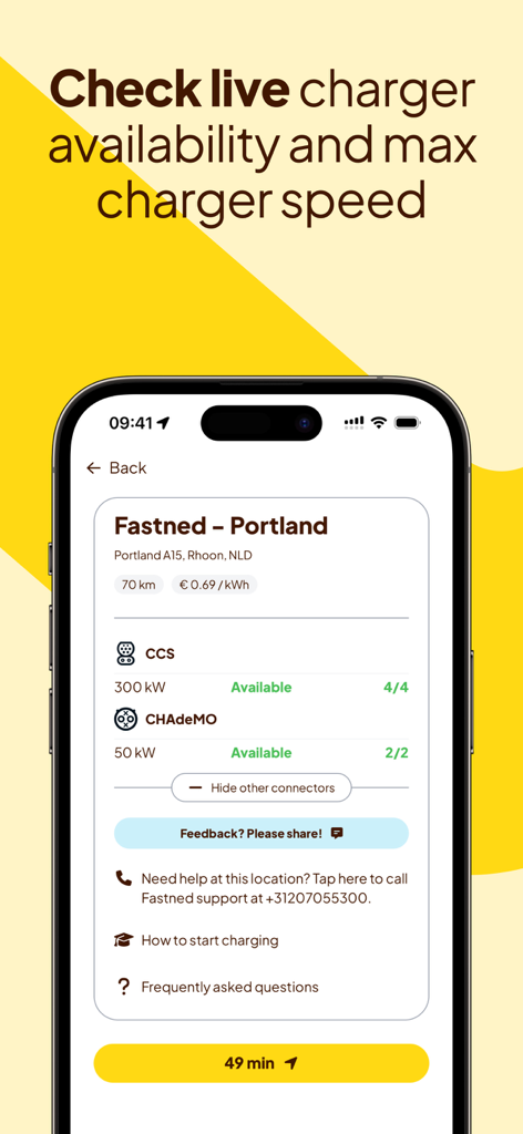 실시간 EV 충전소 이용 가능 정보와 최대 충전 속도를 보여주는 스마트폰 화면
