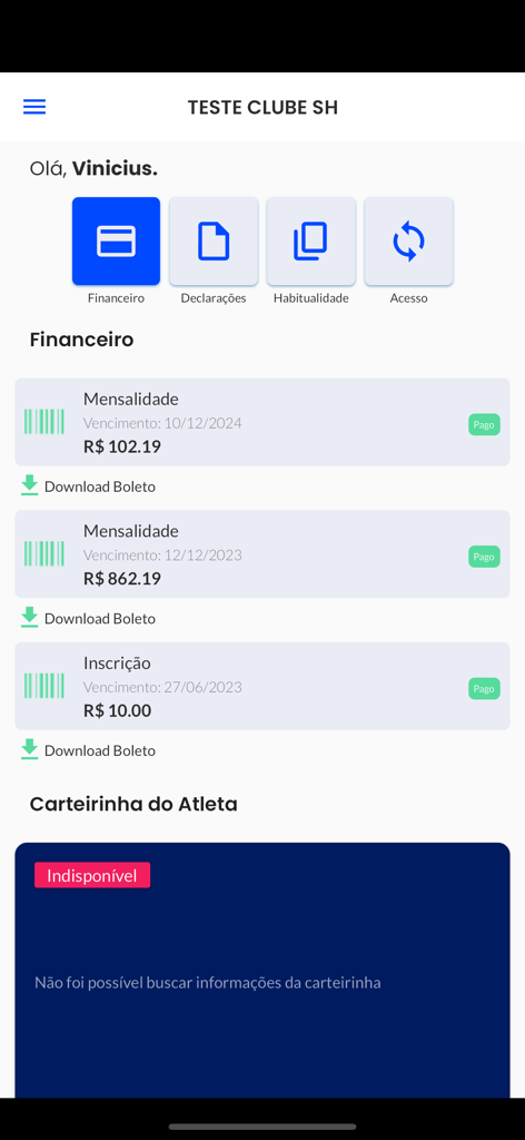 Una interfaz de aplicación móvil que muestra los pagos de membresía del club de tiro y el estado de la tarjeta digital del atleta.