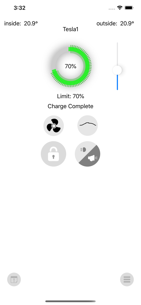 EV Watch App-Oberfläche zeigt den Ladestatus des Tesla-Fahrzeugs bei 70 Prozent und Schnellauswahltasten an