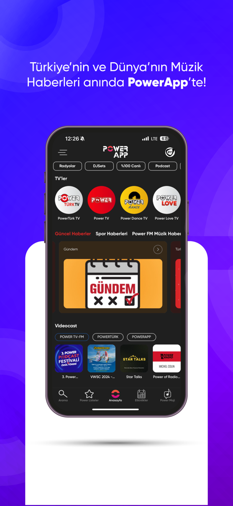 PowerApp: Radio, Podcast, DJ - 音楽ニュース、ライブTVチャンネル、さまざまなビデオキャストが表示されたPowerAppインターフェースのスマートフォン画面