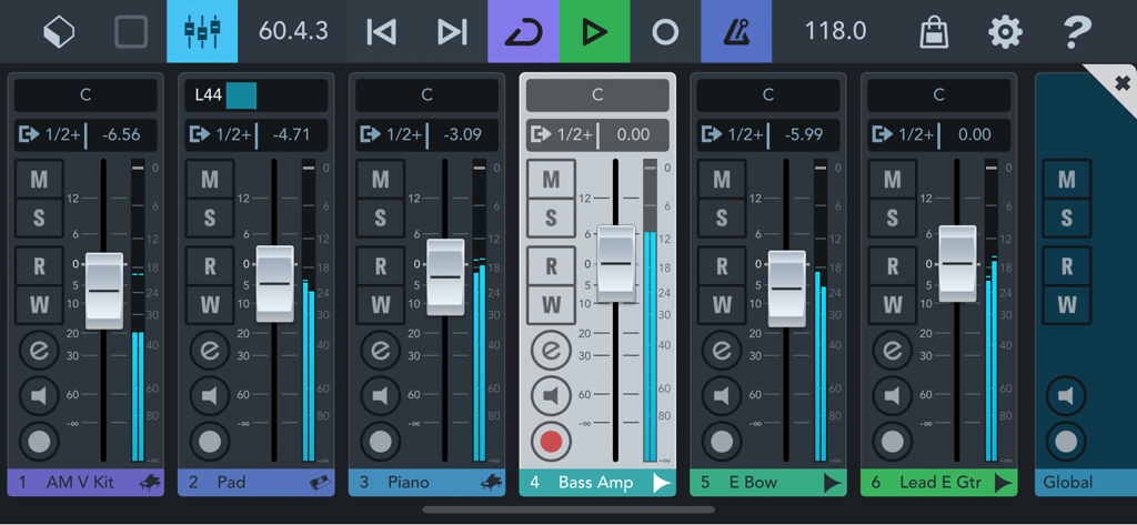 L'interfaccia del mixer audio dell'app di produzione musicale mobile Cubasis LE 3