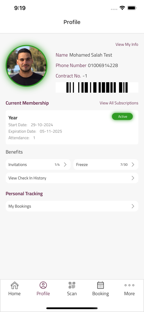 Adams Dance Studio - Pantalla de perfil de la aplicación móvil Adams Dance Studio mostrando los detalles de la membresía activa y el código de barras del usuario