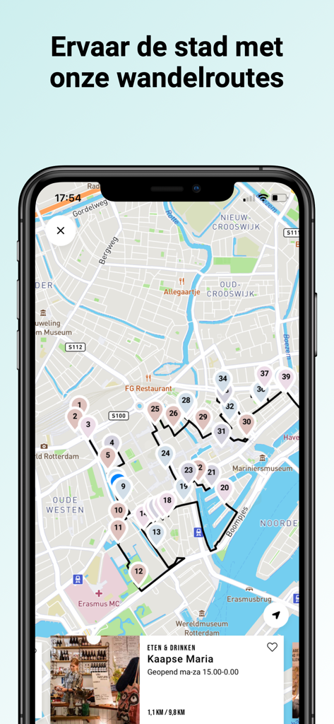 Time to Momo: stedentrips - Time to Momo app displaying a curated city walking route map with numbered local attractions