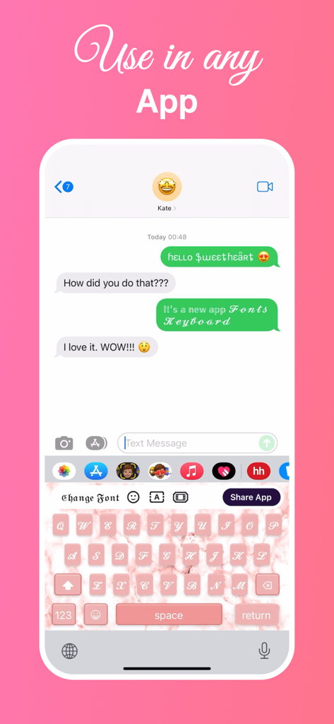 Fonts: Keyboard & Font Art - 장식용 폰트와 분홍색 대리석 맞춤형 키보드를 사용하는 문자 대화가 표시된 iPhone 화면