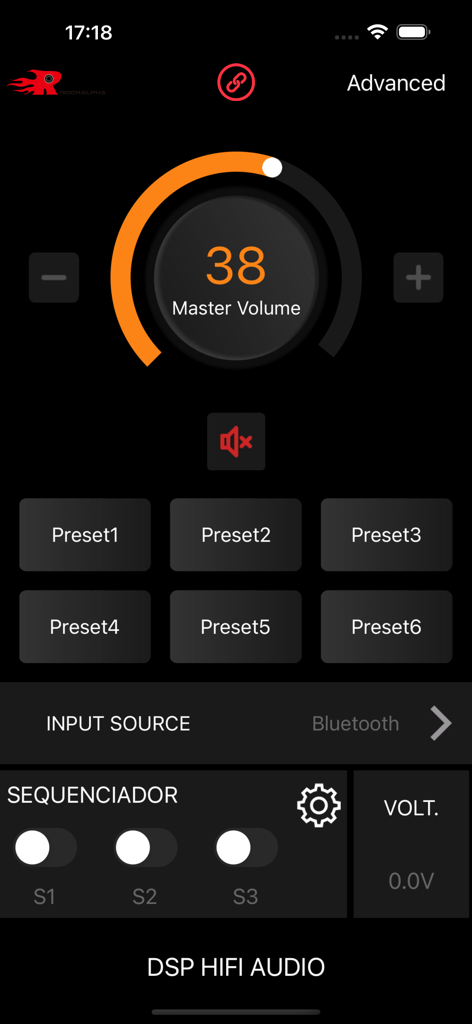 SP480 - Interfaz de usuario de la aplicación SP480 que muestra el control de volumen maestro, seis preajustes personalizables y la selección de fuente de entrada