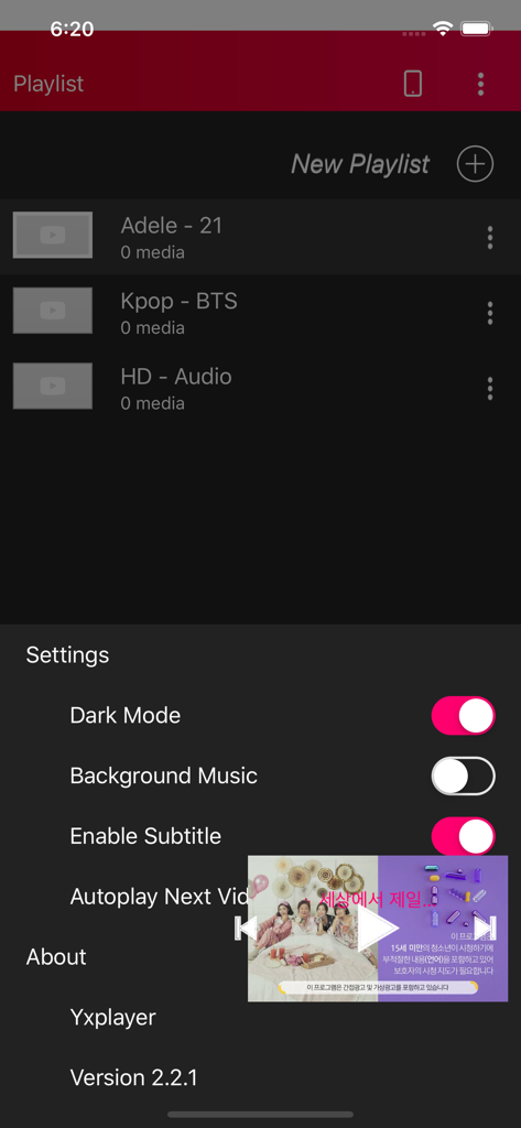 Menú de configuración de la aplicación Yxplayer que muestra el interruptor de modo oscuro y la vista de lista de reproducción.