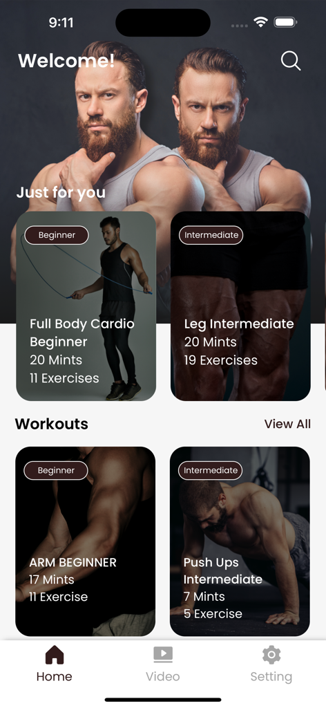 Home WorkOut No equipments - Pantalla de inicio de la aplicación de ejercicios que muestra planes de fitness personalizados para principiantes e intermedios para hombres.