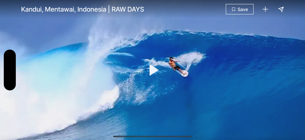 NobodySurf - Surfing Videos - Un surfeur chevauchant une grande vague bleue à Kandui, Mentawai, en Indonésie, sur l'application NobodySurf.
