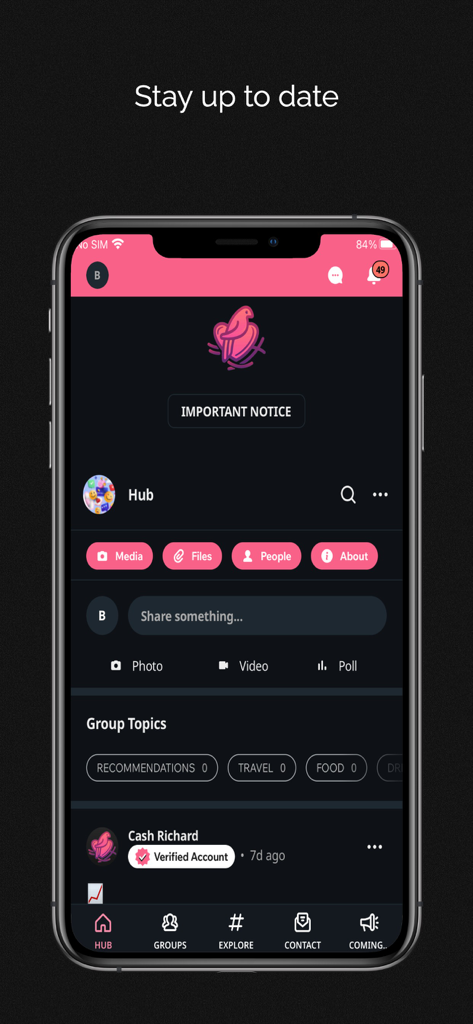 Flock Social Media - Interfaz de la aplicación Flock Social Media que muestra la pantalla principal del centro en un iPhone.
