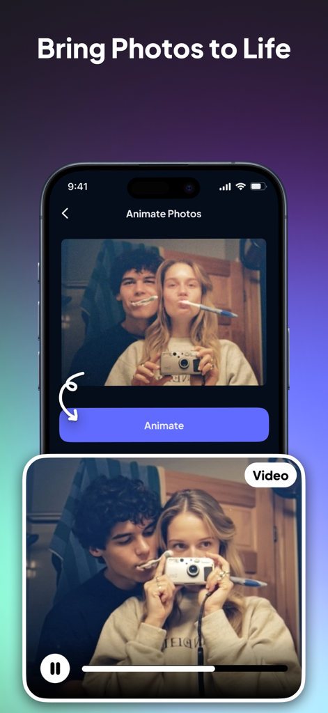 AI Photo Generator: FaceOff - Interfaz de la app FaceOff mostrando la función de animar fotos con un selfie de pareja y vista previa de video.