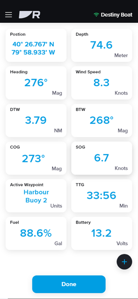 Raymarine 앱 인터페이스에 위치, 수심, 방향, 풍속, 연료 수준을 포함한 보트 텔레메트리 표시