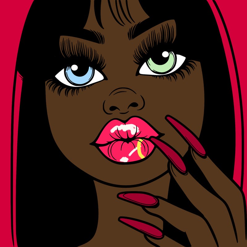 girl with big lips and long nails with long eyelashes