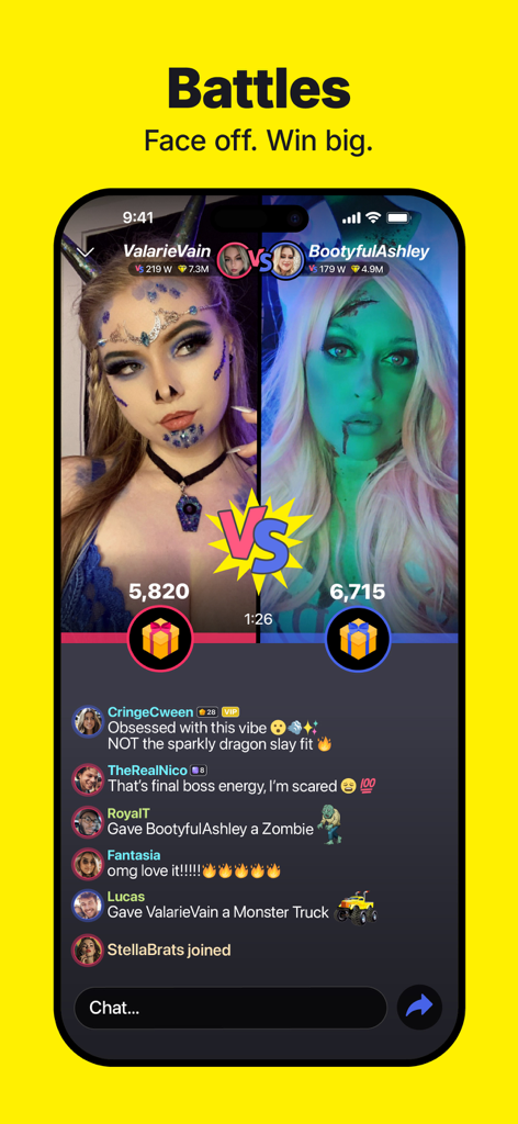 C2 Live - Live Streaming - 2人のクリエイターがC2 Liveアプリでスプリットスクリーンのライブストリームバトルで競い合っており、リアルタイムチャットとバーチャルギフトが表示されている