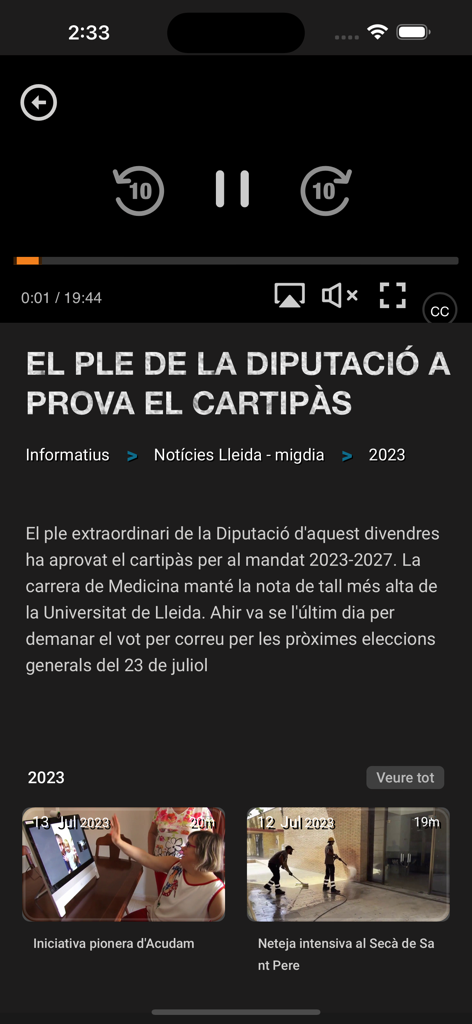 Interfaz del reproductor de video de la aplicación móvil Lleida TV mostrando reportajes de noticias locales y miniaturas de videos relacionados.