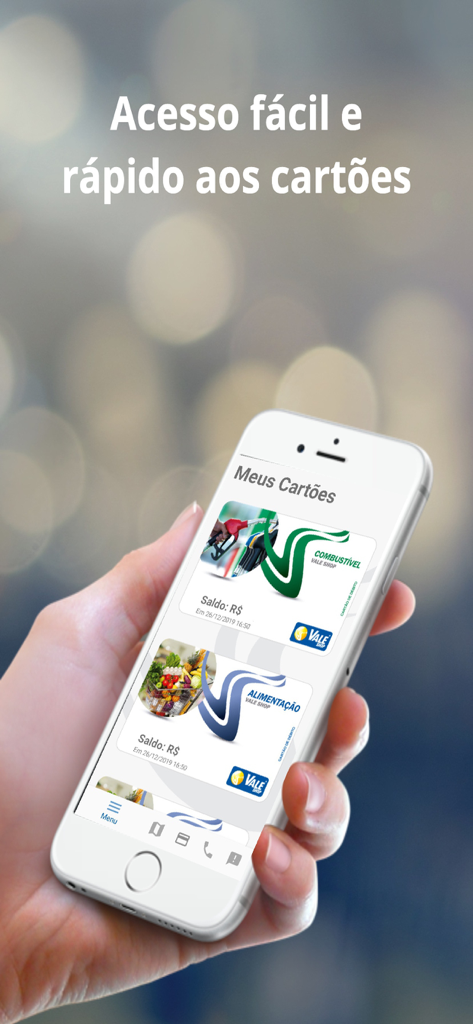 Mão segurando um smartphone exibindo a interface do aplicativo ValeShop Beneficios com cartões de benefício digitais para combustível e alimentação